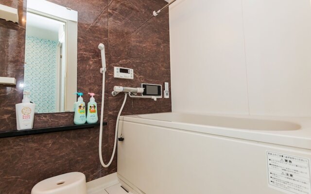 Sunny and Comfortable  Apartment 73