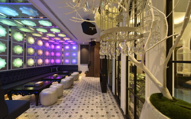 Uher Luxury Resort & Hotel