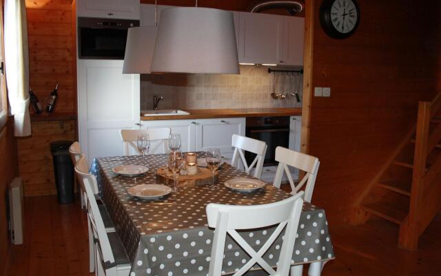 Cozy Holiday Home near Lake in Beaulieu
