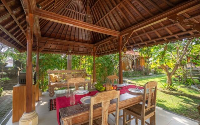 Tiis Garden Puri Villas