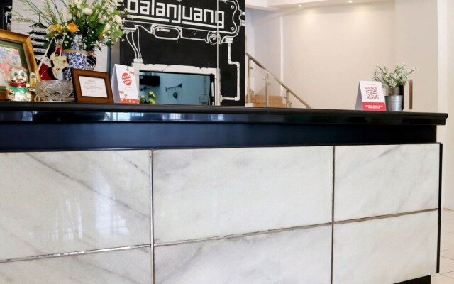 Monalisa Residence And Cafe by OYO Rooms