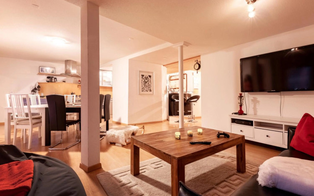 - Apartment im Herzen AROSAS - grossräumig, stylisch & zentral