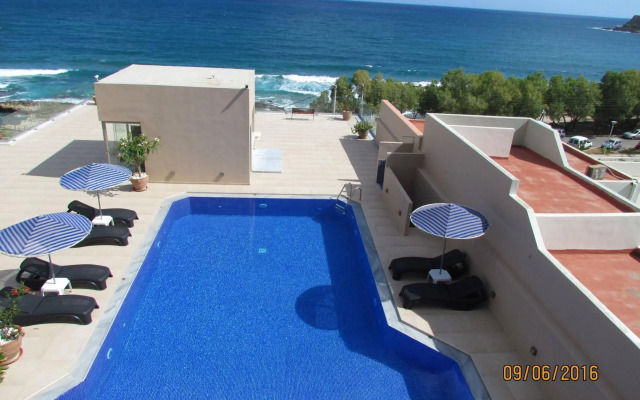 Archipelagos Hotel