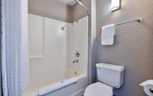 Motel 6 Anaheim, CA - Fullerton East