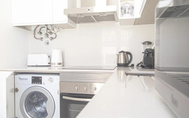 Baixa chiado 2 bedroom duplex apt with elevator