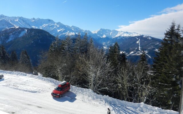 Studio in Allevard, With Wonderful Mountain View, Pool Access, Furnish