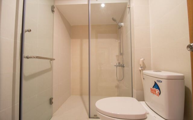 RedDoorz Plus near SECC D7