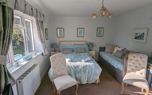 Summerfields House