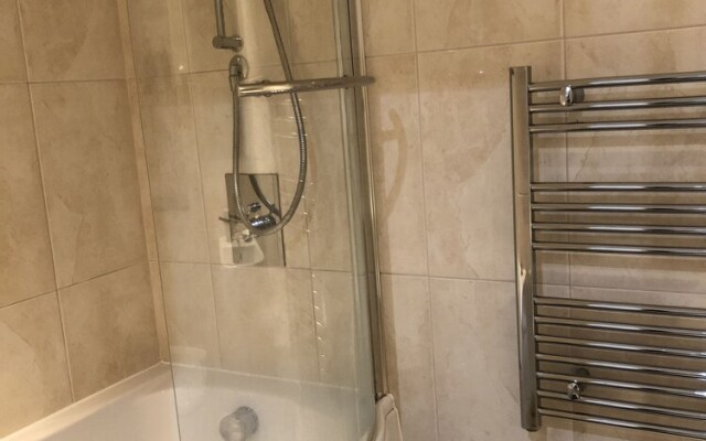 Platinum 2 Bedroom Apartment by Creatick