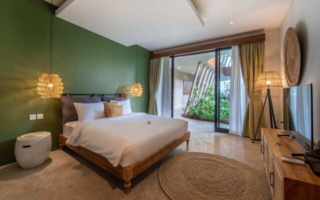 Stunning Architecture 5BR Bamboo With Tropical Pool Villa in Umalas