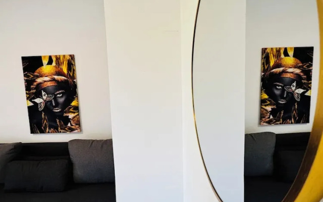 Cozy House  Terrace &Garden  Sleeps 34