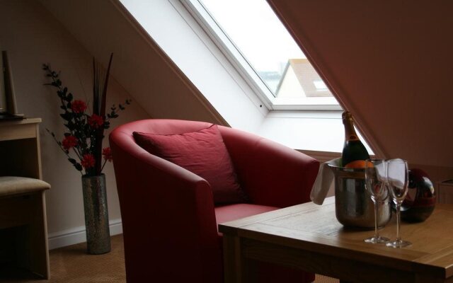 Boathouse Hotel