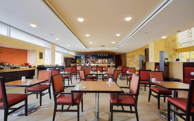 Courtyard by Marriott Leon at the Poliforum