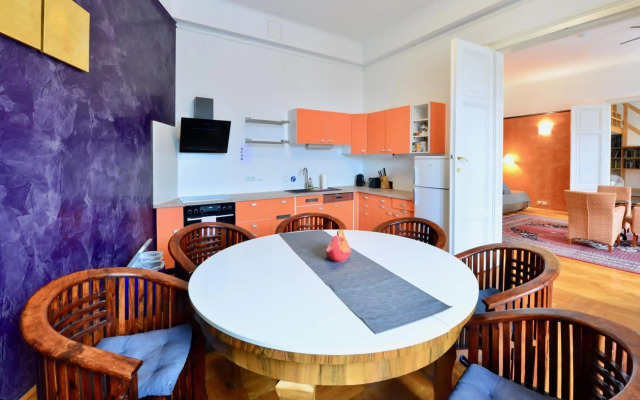 Stylish, Cosy & Central "Self-Check-In" Apartment