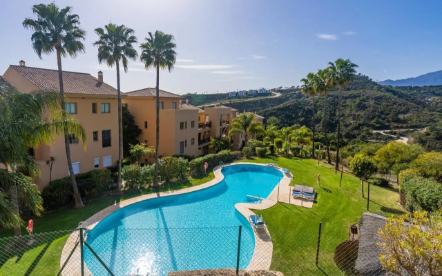Apartment in Estepona with sea view