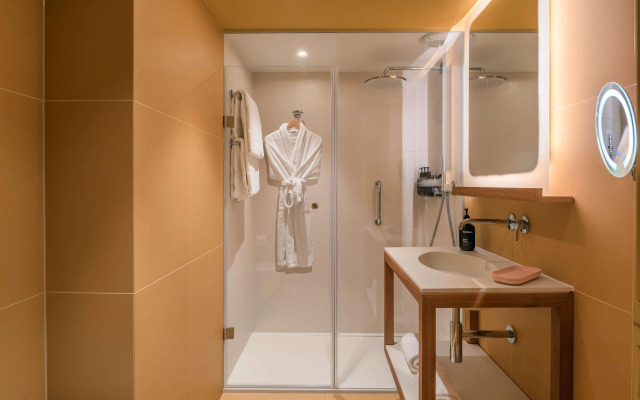 Canopy by Hilton Cannes