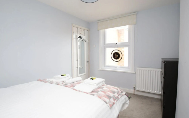 Stunning Central Oxford 3BR Home Inc. Parking