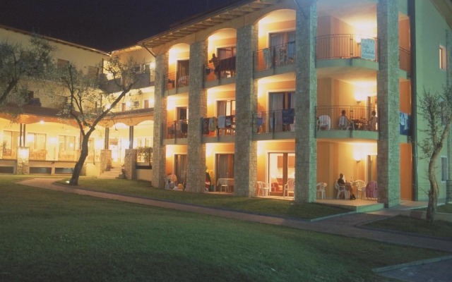 Villa Isabella Hotel & Residence
