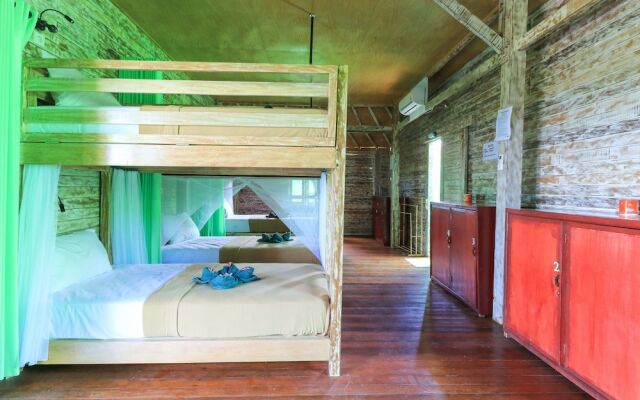 The Green Groves Hostel