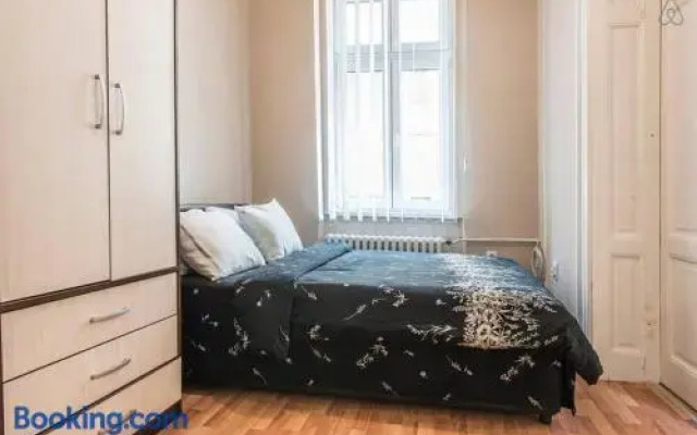 Lazin Rooms & Apartments