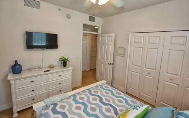 555 Little Harbor