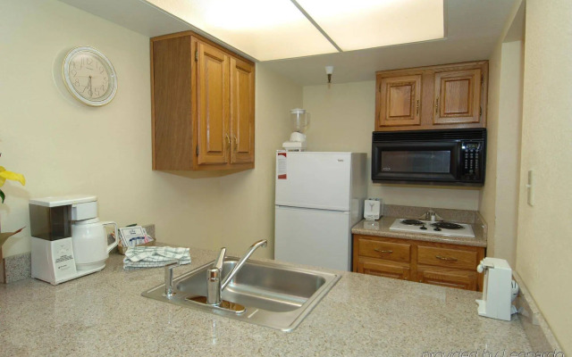 WorldMark Palm Springs - Plaza Resort and Spa