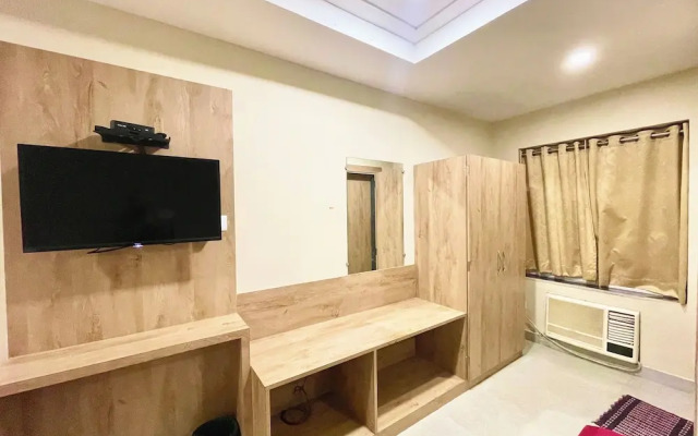 Hotel Janaki Pride - near Temple