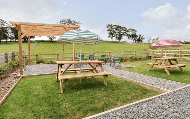 Tilly Bob Lodge