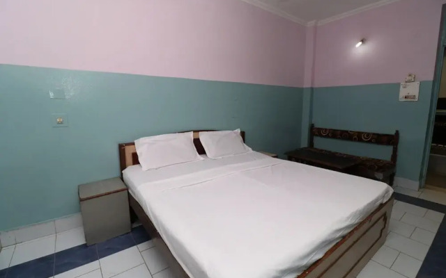 SPOT ON 37960 Hotel Krishna Plaza