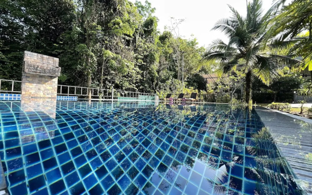 Chomphu Resort