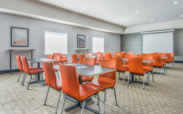Holiday Inn Express & Suites Stillwater - University Area by IHG