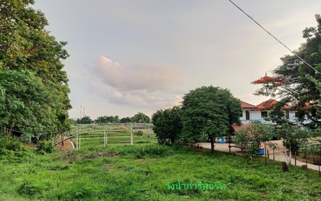 Wangnamkam Riverside Resort