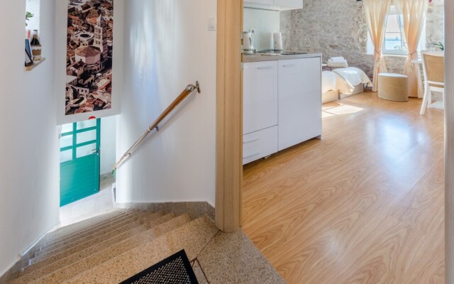 Studio Apartments Sv. Duje