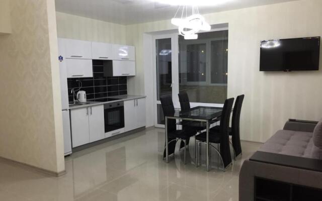 Lux 3-Bedroom Apartment in Most City Area