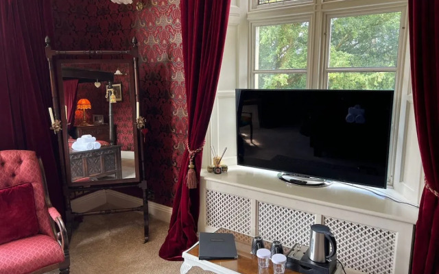 Kendal - Gothic Hall - Luxury Rooms or Apartment