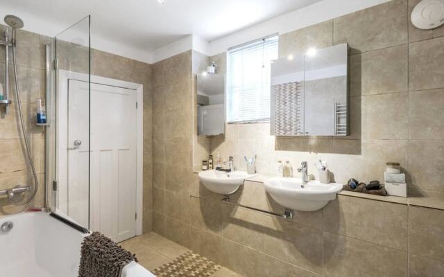 Bright 2Br Home In Wimbledon 4 Guests