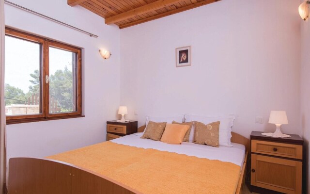 Awesome Home in Nova With Wifi and 4 Bedrooms