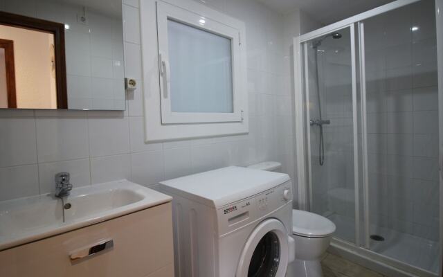 Cozy apartment on the sandy Nova beach in Roses, Spain