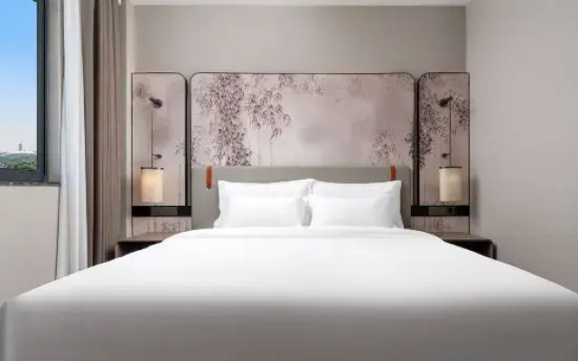 Cixi Zhouxiang Paris Hotel