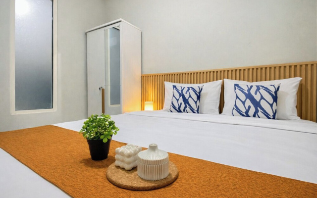 Clean Space And Well Located 2Br At Nifarro Park Apartment