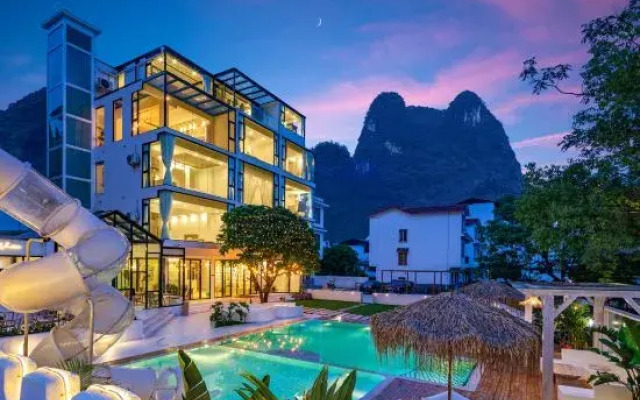 Orange white Vacation Homestay