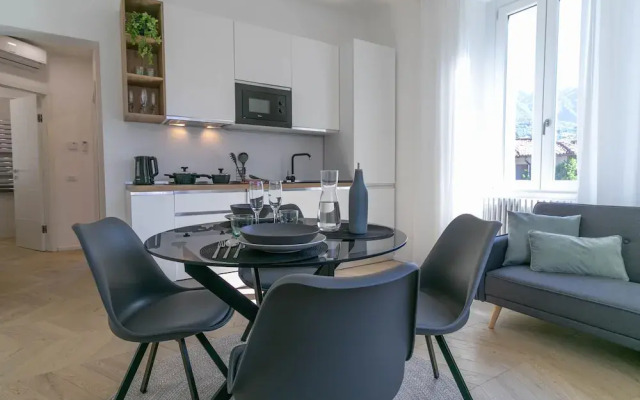 Lake River Apartment