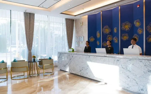 GreenTree Eastern Dali Railway Station Hotel