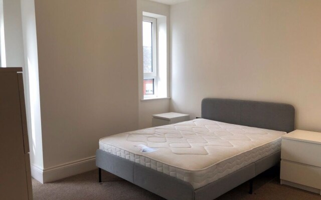 Hull Spacious Apartment 7