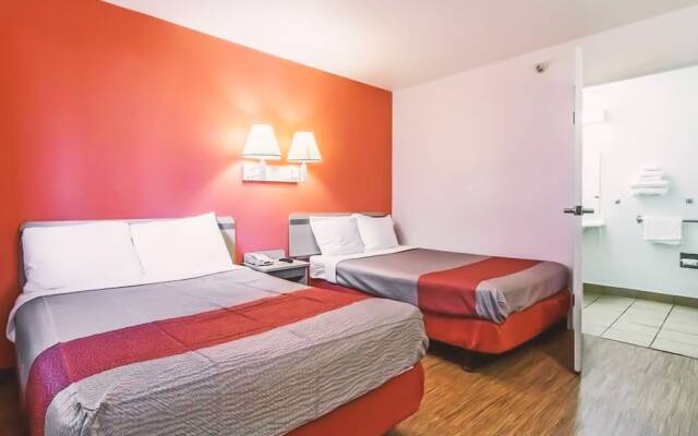 Motel 6 Cleveland East Macedonia