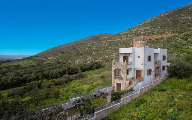 Oniropetra Luxury Suites