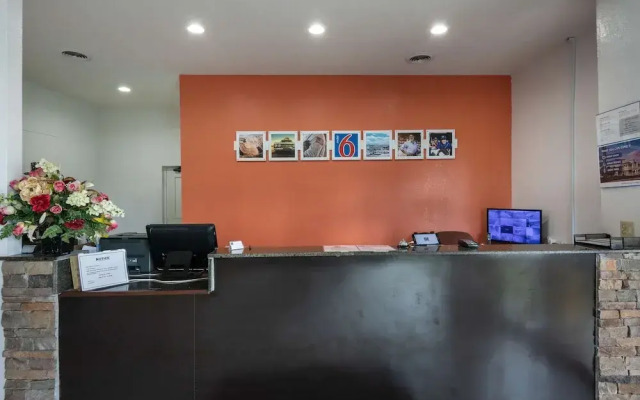 Motel 6 Montgomery, AL - Coliseum