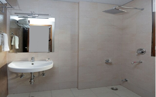 OYO 13435 Atithi Suites