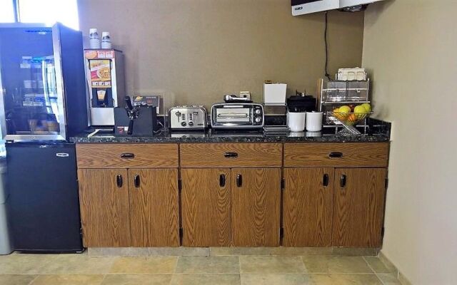 Super 8 by Wyndham Dillon