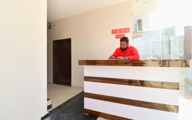 OYO 24142 Hotel Smart King